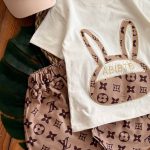 #تیشرت‌شلوارک خرگوش LV