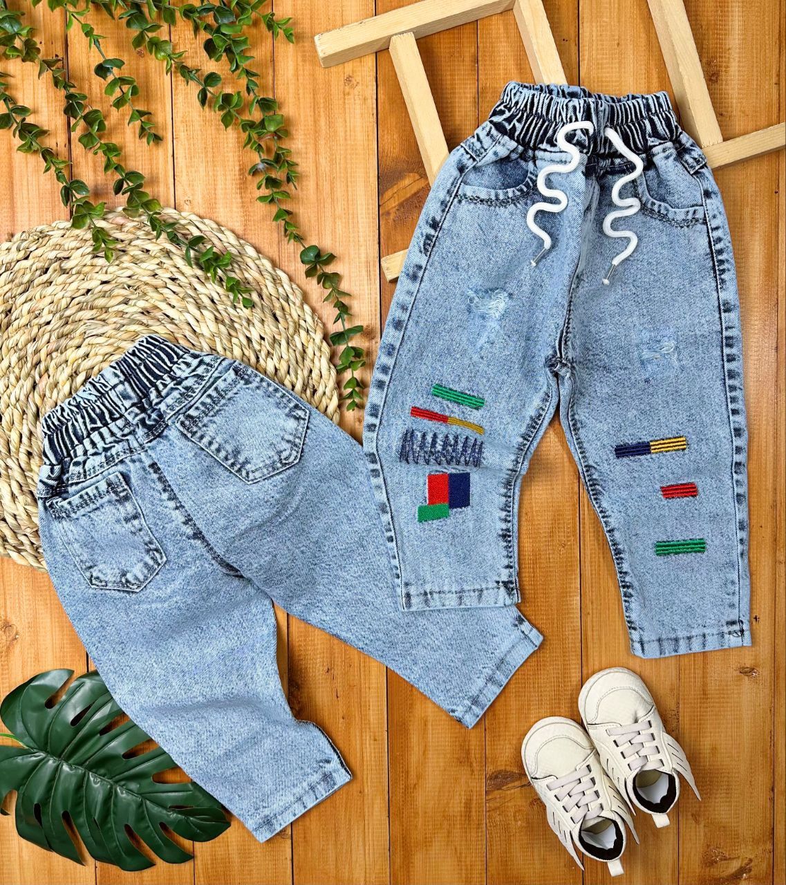 شلوار جین آستر دار گلدوزی زیگزاگی